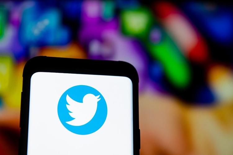 Twitter Tests Interest-Based Ads 